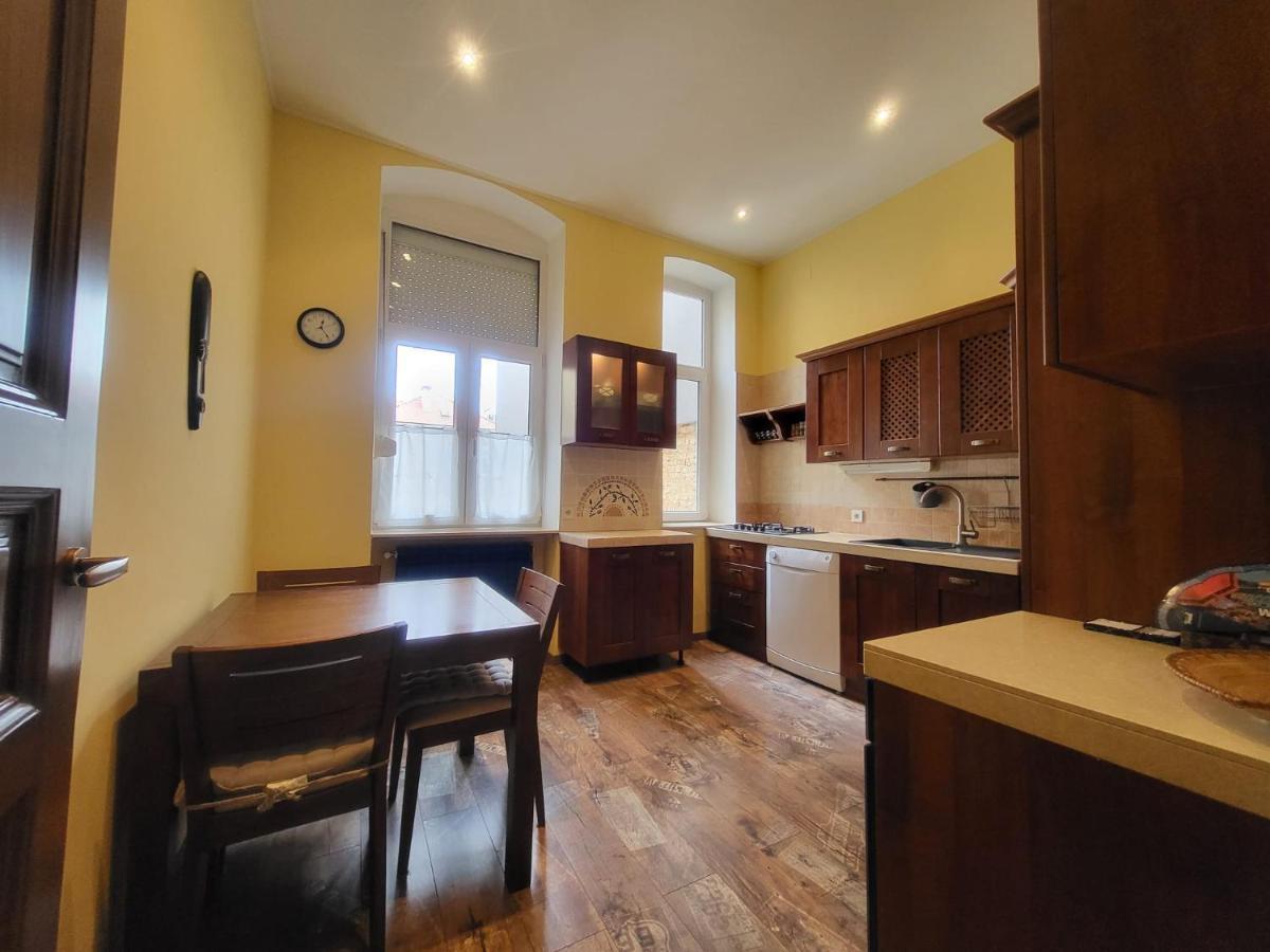 Stylish Apartment In Center Of Zagabria Esterno foto
