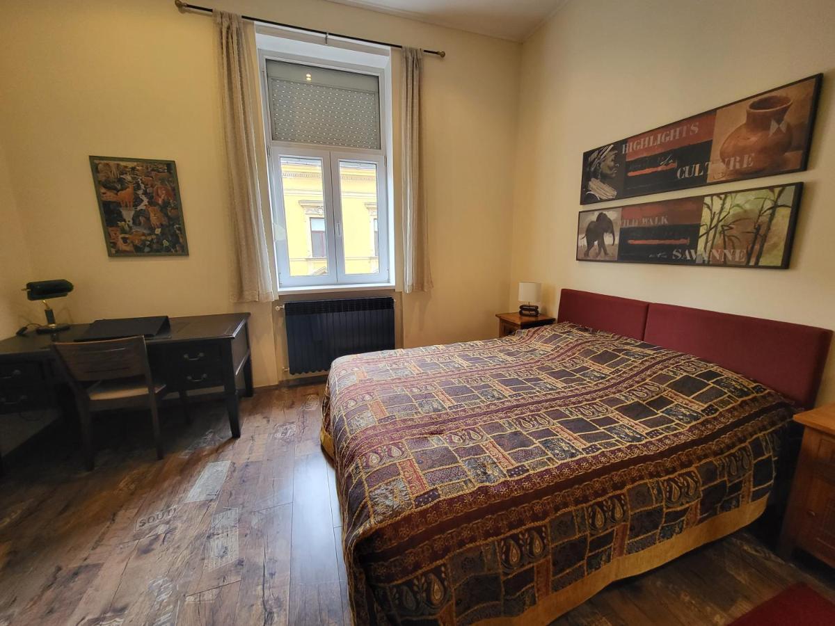 Stylish Apartment In Center Of Zagabria Esterno foto