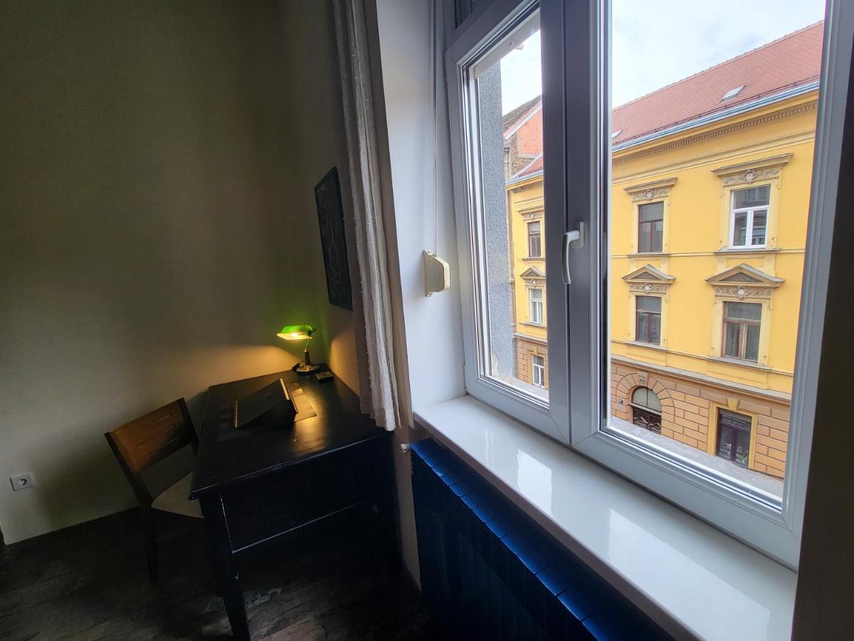 Stylish Apartment In Center Of Zagabria Esterno foto
