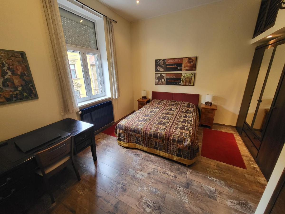 Stylish Apartment In Center Of Zagabria Esterno foto